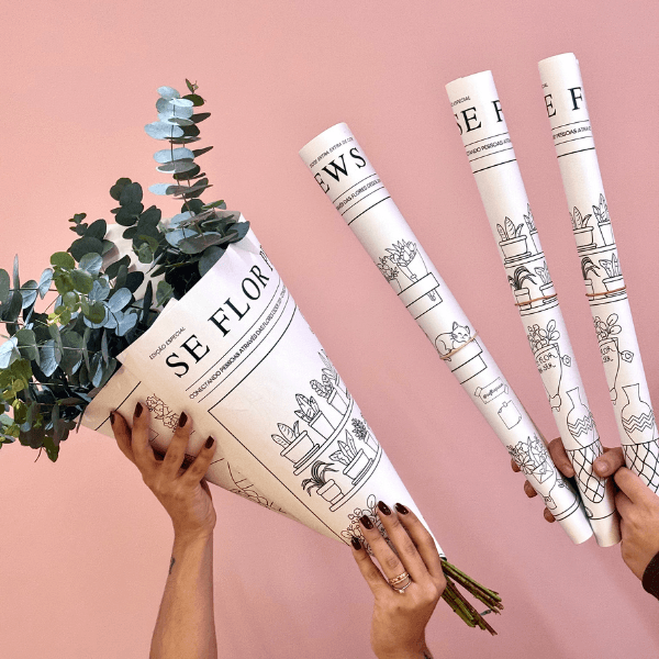 BUQUÊ COM 03 JORNAIS PARA COLORIR