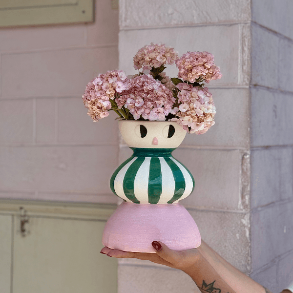 VASO BONECA COM HORTENSIA